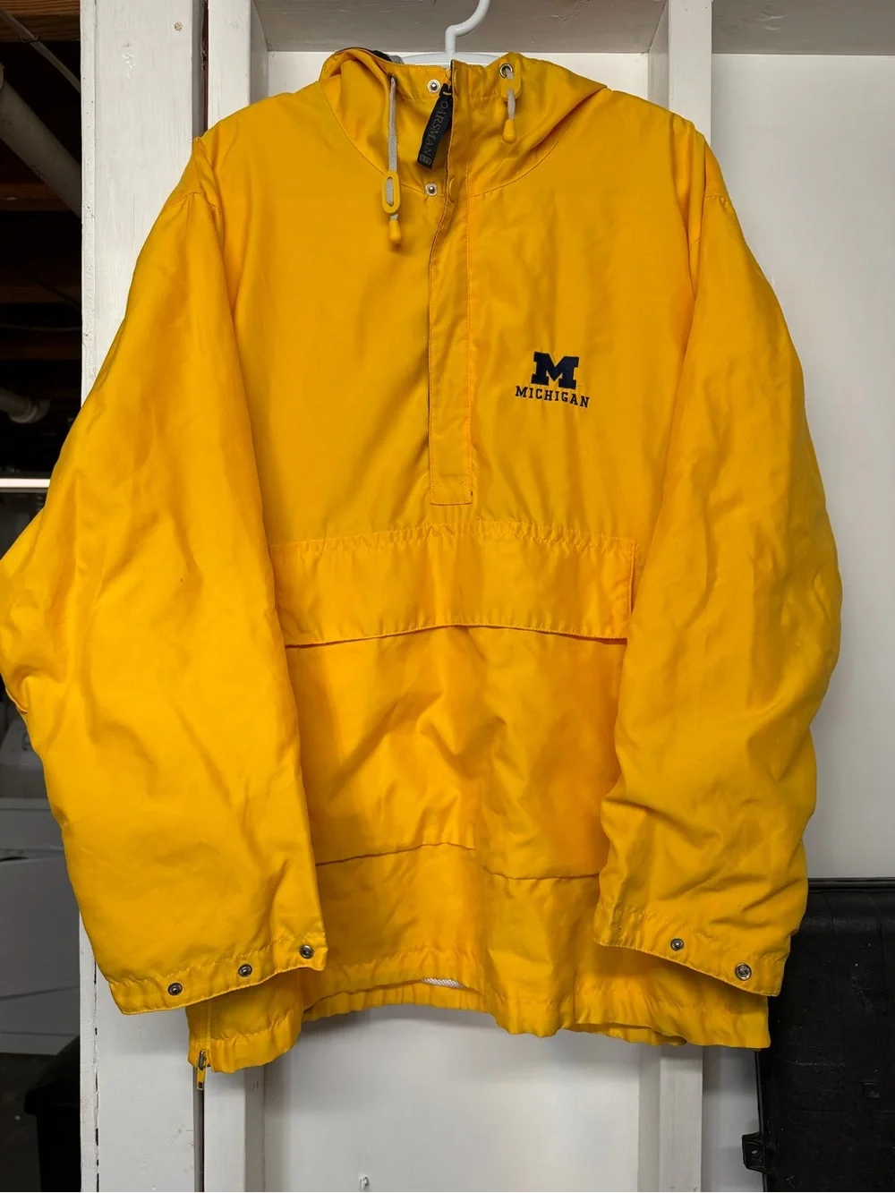University Michigan Wolverines Vintage Yellow  Navy Oarsman Windbreaker Medium